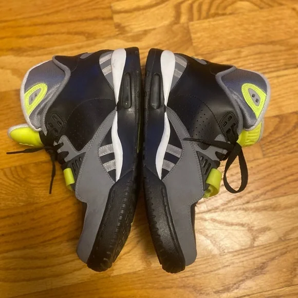 Mens Nike Air Trainer and Neon Green Athletic Shoes - Picture 2 of 15